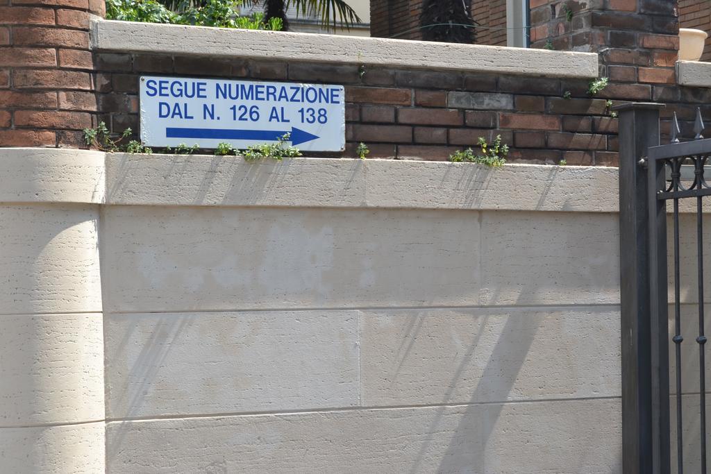 Central Avenue B&B Bologna Eksteriør bilde